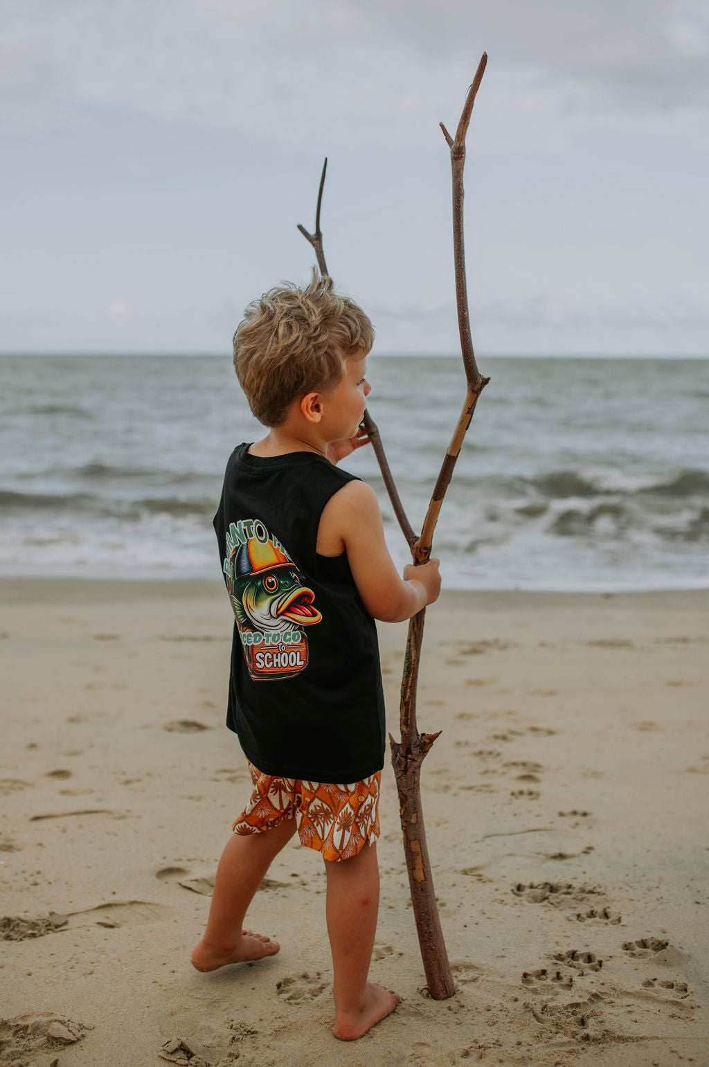 Born to fish, forced to go to school Muscle Tee | black